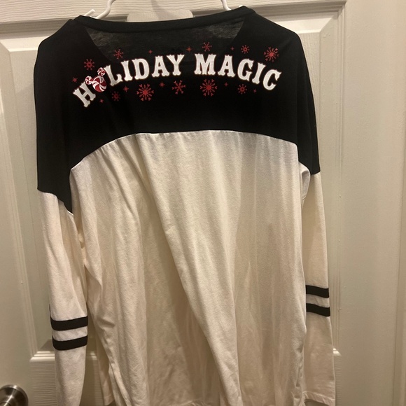 Torrid Disney Mickey Mouse Holiday Classic Fit Jersey Top Size 1X (14-16) - Picture 8 of 9
